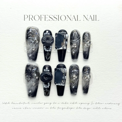 Handgemaakte Kunstnagels Lange Coffin Blauw Zwart Marmer Smudge Luxe 3D Blauwe Strass Galaxie Ster Nail Art