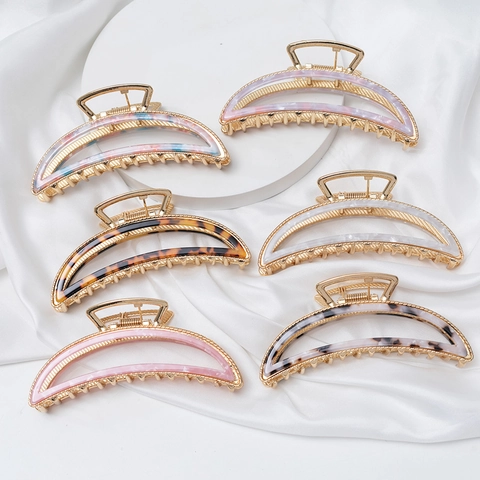 Elegant Crescent Moon Hair Claw Clip Metal Acetate Large Shark Clip Women Fashion Marble Tortoise Style Hair Accessory