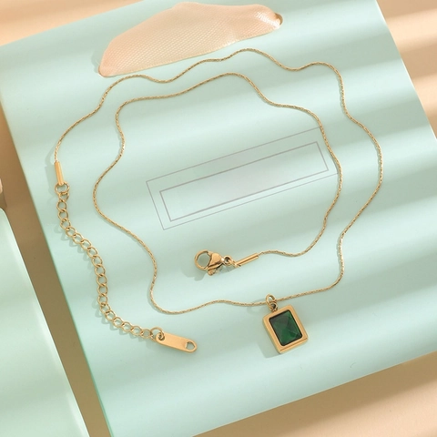 Collana Minimalista Con Ciondolo In Pietra Preziosa Verde Rettangolare In Acciaio Inossidabile Placcato Oro 18K Catena A Spina Di Pesce Per Donna