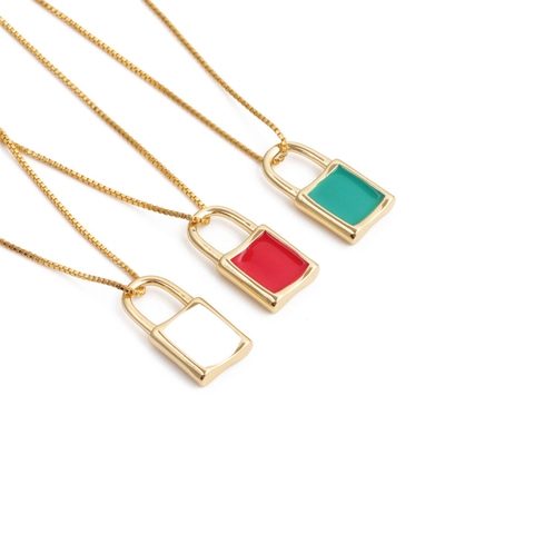 Collier Pendentif Cadenas En Cuivre Plaqué Or Émail Chaîne Vénitienne Bijoux De Mode Pour Femmes Style Minimaliste