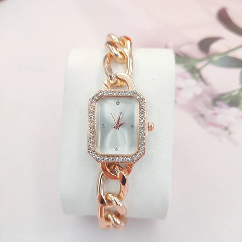 Reloj De Pulsera De Cuarzo Para Mujer Aleación Esfera Cuadrada Diamante De Imitación Lujo Elegante Moda Joyería