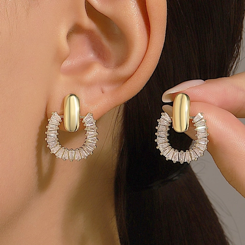 Französisch Leichter Luxus Geometrische Creolen Für Damen Personalisierte Kupfer Zirkonia Eingelegt Mode Ohrstecker Schmuck Geschenk