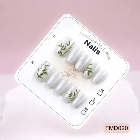 Unghie Finte Press On Nails Fatte A Mano Occhio Di Gatto Motivo Foglie Di Bambù Stile Cinese Bianco Perlato ABS Donna