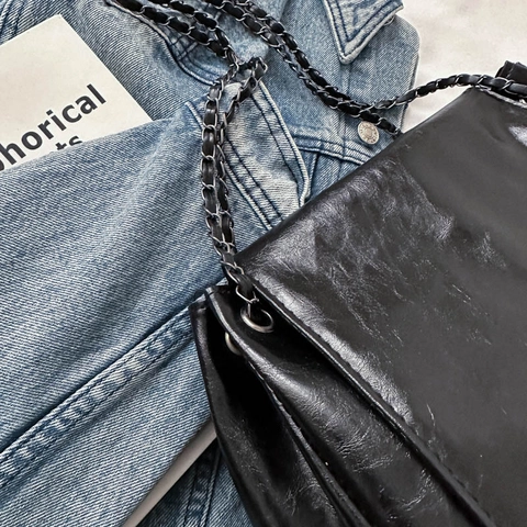Bolso De Hombro Para Mujer Cuero PU Retro Brillante Con Correa De Cadena De Metal Estilo Coreano Moda Callejera Negro