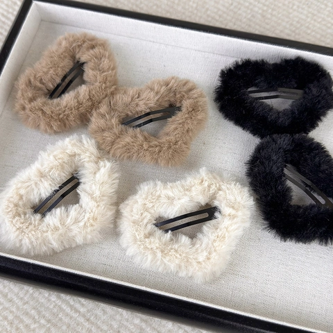 Pince À Cheveux Coeur En Peluche Fausse Fourrure Creuse Amour BB Clip Accessoire Cheveux Automne Hiver Pour Femmes Filles