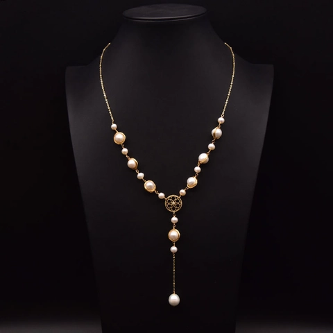 Design Originale Collana Lunga a Forma di Y con Perle d'Acqua Dolce Naturali per Donna Retrò Europeo Gioielli in Lega di Rame Tessuti a Mano