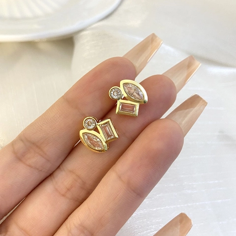 Orecchini a Bottone in Rame Zirconia con Giunzione Geometrica per Donna Placcati Oro 18K Argento Eleganti Minimalisti Gioielli
