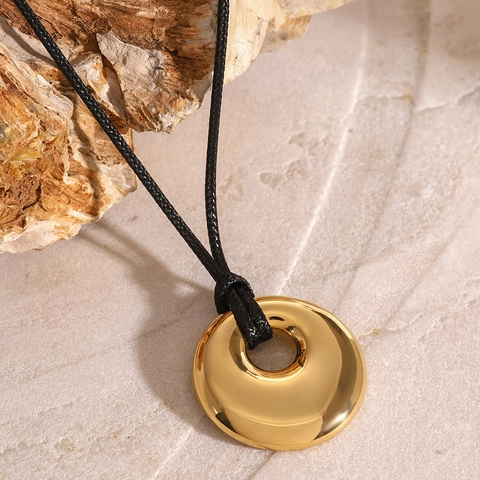 Collana Con Pendente Rotondo Cavo Minimalista In Acciaio Inoxidabile Lucidato Con Corda Intrecciata Nera Gioielli Geometrici