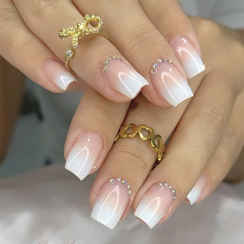 Press On Nägel Weiß Nude Ombre Verlauf Strass Eckig Rund Künstliche Falsche Fingernägel Einfach Elegant Tragbar