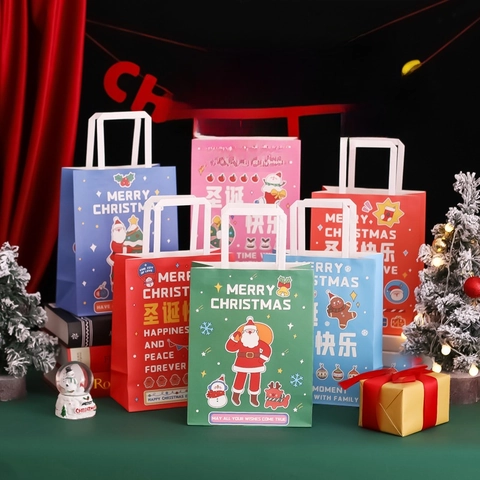 Christmas Gift Bags Kraft Paper With Handles Portable Holiday Party Favor Packaging Festive Cartoon Patterns