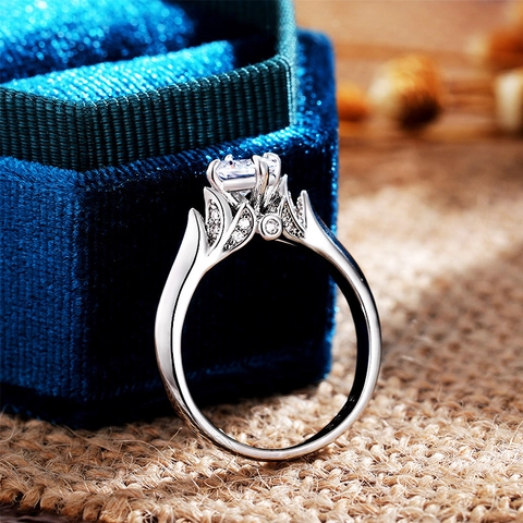 Anillo Classico Con Zircone Rotondo Castone A Sei Griffe Elegante Design A Foglia Gambo Cavo Gioielli In Rame Donna