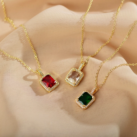 Retro Quadratischer Edelstein Anhänger Halskette Elegante Titan Stahl Schlüsselbein Kette Geometrischer Zirkonia Schmuck