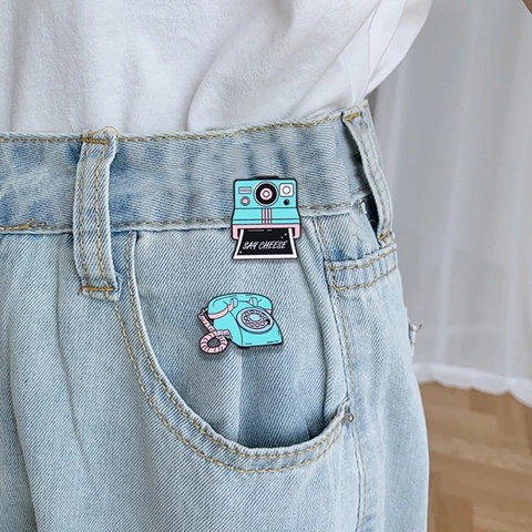 Spilla in Smalto in Lega di Zinco Vintage Fotocamera Cassetta Fonografo Telefono Spilla in Metallo per Bambini Studenti Gioielli