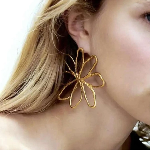 Pendientes De Acero Inoxidable Chapado En Oro De 18K Corazón Flor Geométrico Martillado Con Poste De Acero Inoxidable