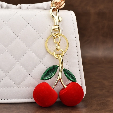 Schattige Geflokte Kers Sleutelhanger Voor Dames Goud Legering Metaal Fruit Tas Hanger Pluche Rood Roze Kers Accessoires