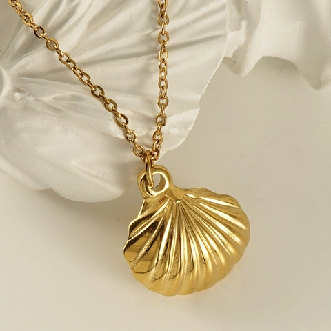 Shell Pendant Necklace 18K Gold Plated Stainless Steel Minimalist Scallop Design European Style Jewelry For Women Men