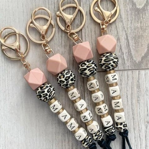 MAMA Letter Beaded Keychain Silicone Geometric Leopard Print Wooden Beads Bag Pendant Suede Tassel Gift For Mom