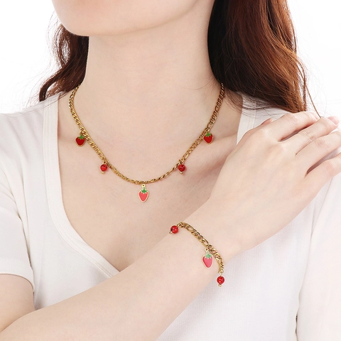 Collana E Bracciale Gioielli In Acciaio Inoxidabile Placcato Oro 18K Con Pendenti Frutta Fragola Ciliegia In Resina Per Donne