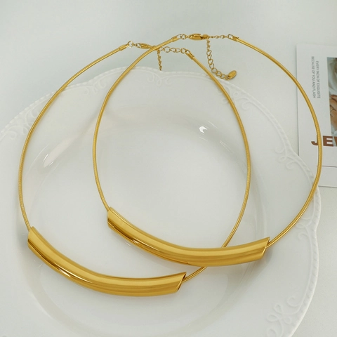 Collar Con Colgante De Tubo Curvado Minimalista Acero Inoxidable Pulido Espejo Cadena De Serpiente Gargantilla Ajustable Para Mujer