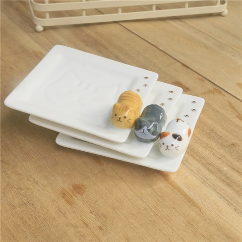 Cute Japanese Style Ceramic Cat Sauce Dish Hand-Painted 3D Embossed Mini Soy Sauce Saucer For Sushi Hotpot Vinegar Seasoning