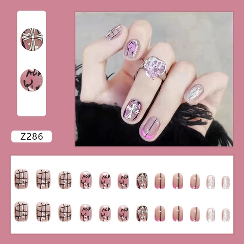 Uñas Postizas Cortas Cuadradas Rosa Negro Grafiti Plata Cruz Decoración Gótico Y2K Estilo Para Mujeres