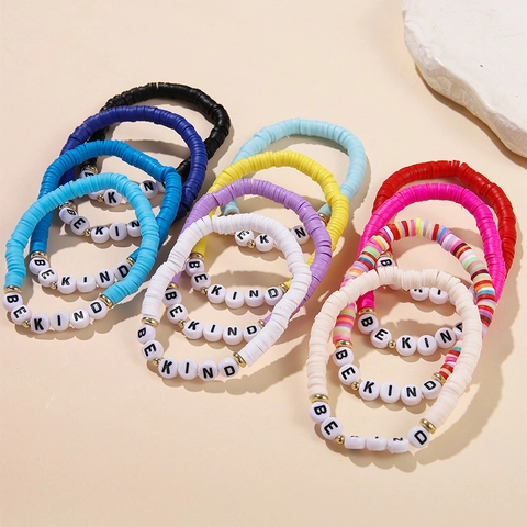 Braccialetti Di Perline Heishi In Argilla Polimerica Colorata Con Perline Lettera Be Kind Gioielli Elastici Bohémien Unisex