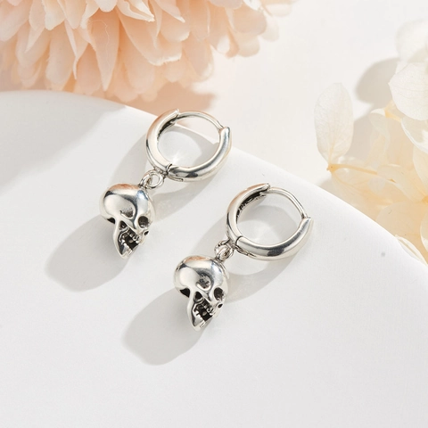 Vintage Kupfer Totenkopf Creolen Punk Gothic Retro Oxidierte Oberfläche Hängende Ohrringe Schmuck Unisex