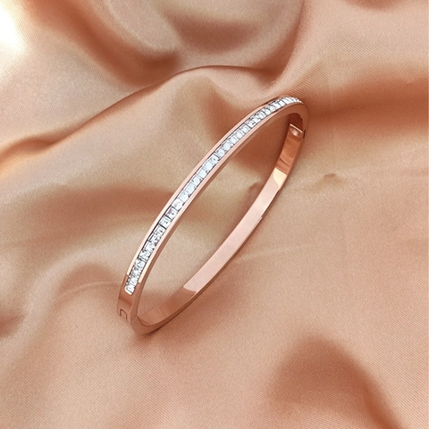 Squisito Braccialetto in Acciaio al Titanio Stellato per Donna Intarsiato con Strass Gioielli di Moda Braccialetto Elegante