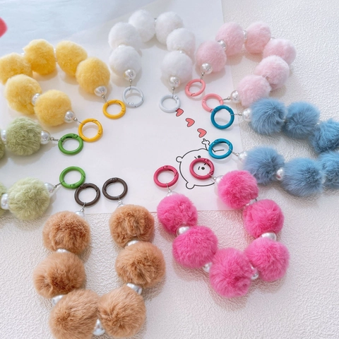 Ciondolo per Borsa con Palla di Peluche e Perla Artificiale Cordino per Cellulare Portachiavi Donna Moda Autunno Inverno