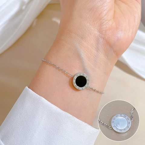 Stainless Steel Roman Numeral Round Pendant Bracelet Women Retro Minimalist Double Sided Shell Inlay Elegant Fashionable