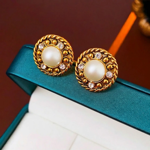 Vintage Round Artificial Pearl Stud Earrings Alloy Rhinestone With Silver Earring Post French Style Luxury Jewelry For Women