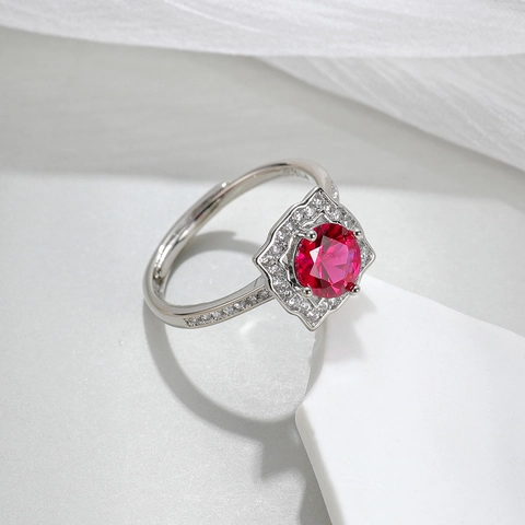 Mode Verstelbare Vierkante Halo Ring Voor Dames Verzilverd Koper Met Zirconia Rood Korund Spinel Verlovingssieraden Cadeau