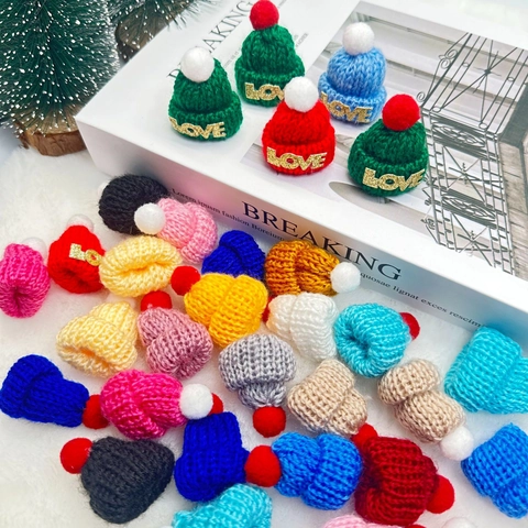 Mini Bonnets De Noël Tricotés En Laine Pompon DIY Poupée Artisanat Accessoires Décoratifs Festifs Petit Bonnet De Doigt
