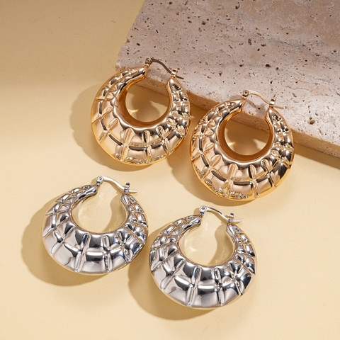 Chunky Hoop Earrings Geometric Round Quilted Pattern Metal Fashion Retro Jewelry For Women With Silver Earring Post