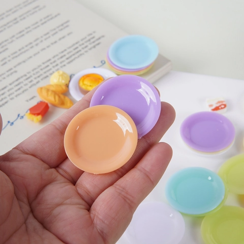 Assiettes De Dîner De Simulation Miniature Accessoires De Cuisine De Maison De Poupée En Plastique ABS Coloré Décoration De Vaisselle Ronde