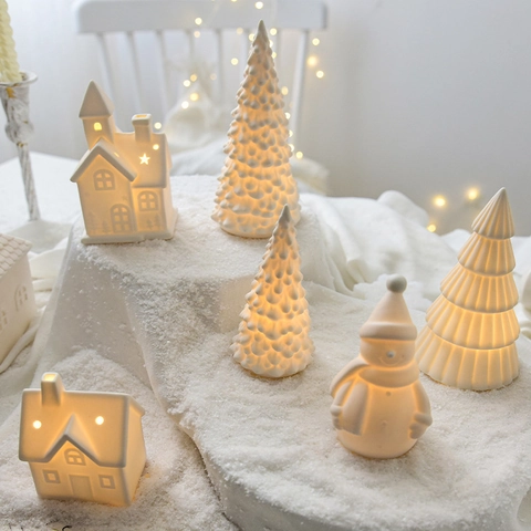 Weißes Keramik Weihnachts LED Ornament Leuchtendes Desktop Haus Baum Schneemann Nordischer Stil Xmas Tischdeko