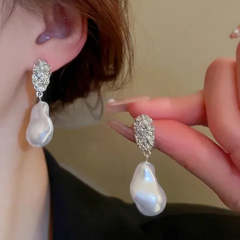 Orecchini Pendenti Con Künstliche Perle Barocche Con Perno In Argento Geometrico Irregolare Metallo Increspato Elegante Gioielleria Retrò