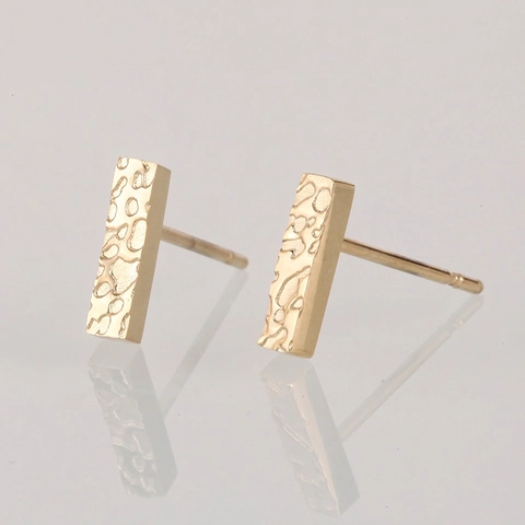 Minimalist Stainless Steel Bar Stud Earrings Hammered Texture Geometric Rectangular Tiny Metal Ear Studs Women Jewelry