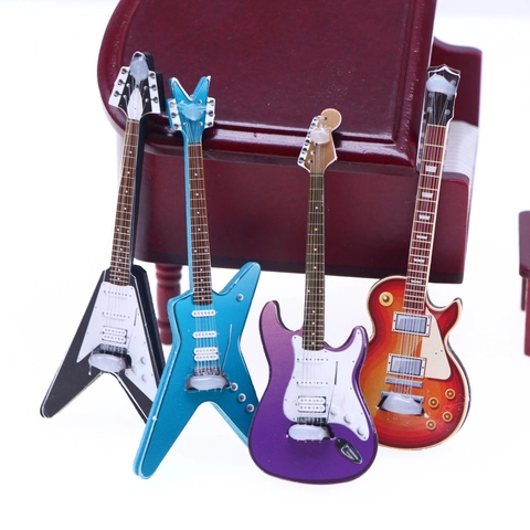 Miniature Electric Guitar Model Wooden Simulation Musical Instrument For Dollhouse Scene Decoration Micro Landscape Accessories