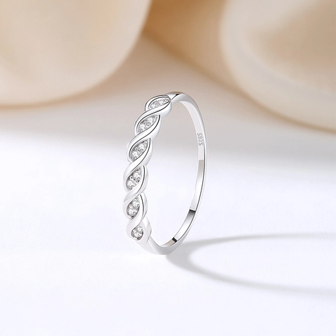 S925 Sterlingsilber Zirkonia Gedreht Stapelbarer Ring Für Damen Einfacher Minimalistischer Weißgold Überzogener Geometrischer Ring