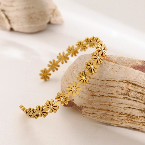 Stainless Steel Daisy Open Bangle For Women 18K Gold Plated Artificial Pearl Rhinestone Adjustable Flower Bracelet Jewelry