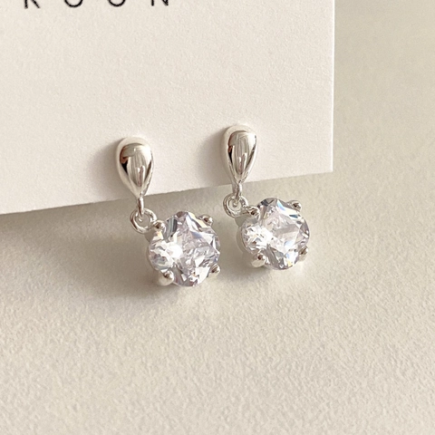 Minimalist Four-Claw Round Zircon Drop Stud Earrings With 925 Sterling Silver Earring Post For Women Elegant Jewelry