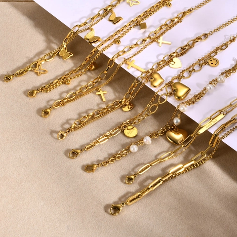 Bracciale Multistrato In Acciaio Inossidabile Placcato Oro 18K Perla Artificial Sintetica Cuore Croce Farfalla Piastra Good Luck Per Donna