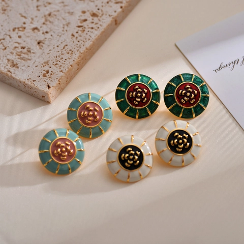 Kamelienblüte Emaille Ohrstecker Französisch Retro Rund Messing Vergoldet Mode Schmuck Für Damen