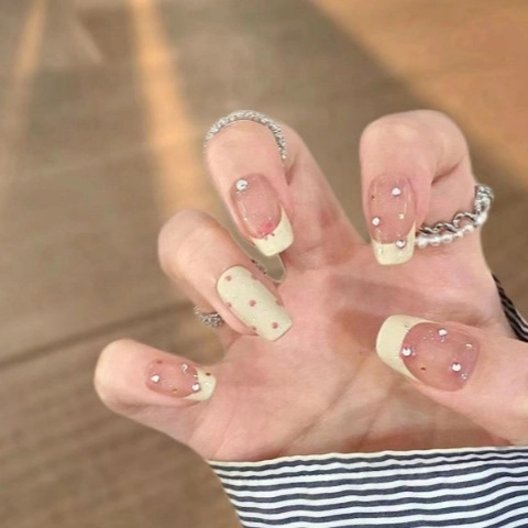 Handmade French Press On Nails Cream Yellow Polka Dot Rhinestone Bow Sweet Style Artificial Fingernails