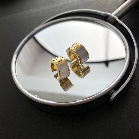 Titanium Steel Huggie Hoop Earrings With White Mother Of Artificial Pearl Inlay Geometric Gold Plated Fashion Jewelry For Women