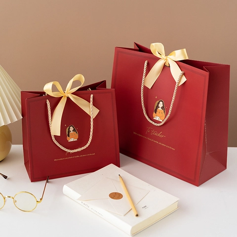 Eleganti Sacchetti Regalo in Cartoncino Bianco Portatili Con Nastro di Seta e Manici Intrecciati Illustrazione Per Insegnanti