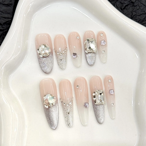 Unghie Finte Fatte A Mano Lunghe Stiletto Strass K9 Glitter Argento Sfumato Rosa Per Donne Manicure Di Lusso