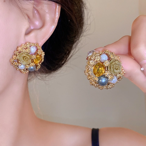 Orecchini A Lobo Fiore Rosa In Metallo Dorato Palazzo Vintage Con Künstliche Perle Sintetiche Strass E Perno In Argento Sterling 925