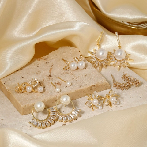 Elegant Copper Artificial Pearl Rhinestone Stud Earrings For Women Korean Fashion Sunburst Flower Design Jewelry Gift